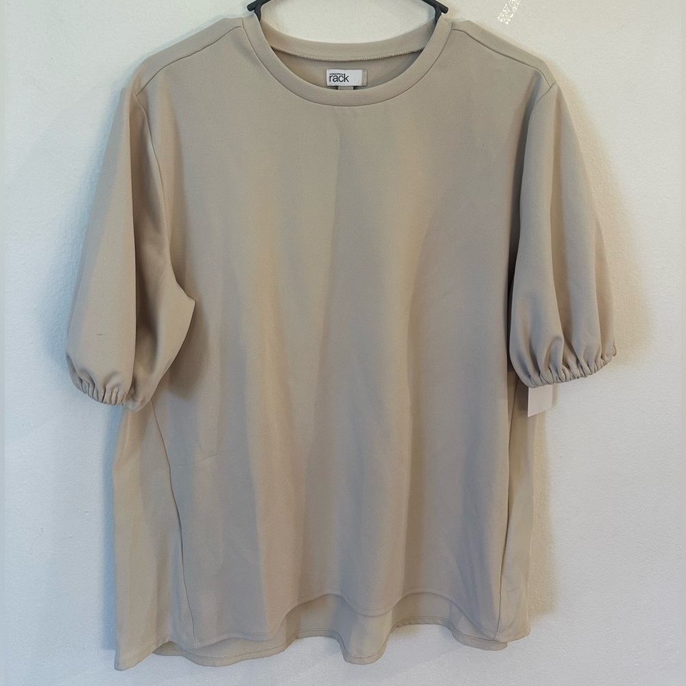 Nordstrom Rack Classic Beige Short Sleeve Tee size Medium NWT!